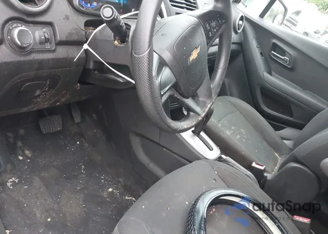 2016 Chevrolet Trax Ls z USA, uszkodzony, nr VIN 3GNCJNSB9GL141255